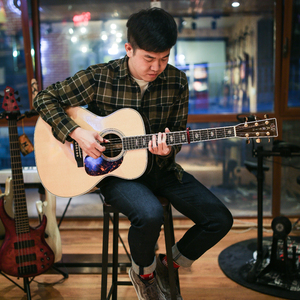 黄色老师上床女人拍啪黄色下载轶
